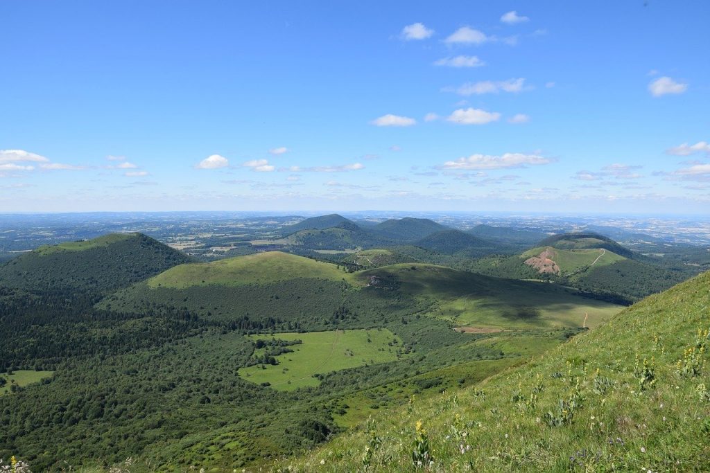 3 chemins de randonnée dans la chaîne des Puys